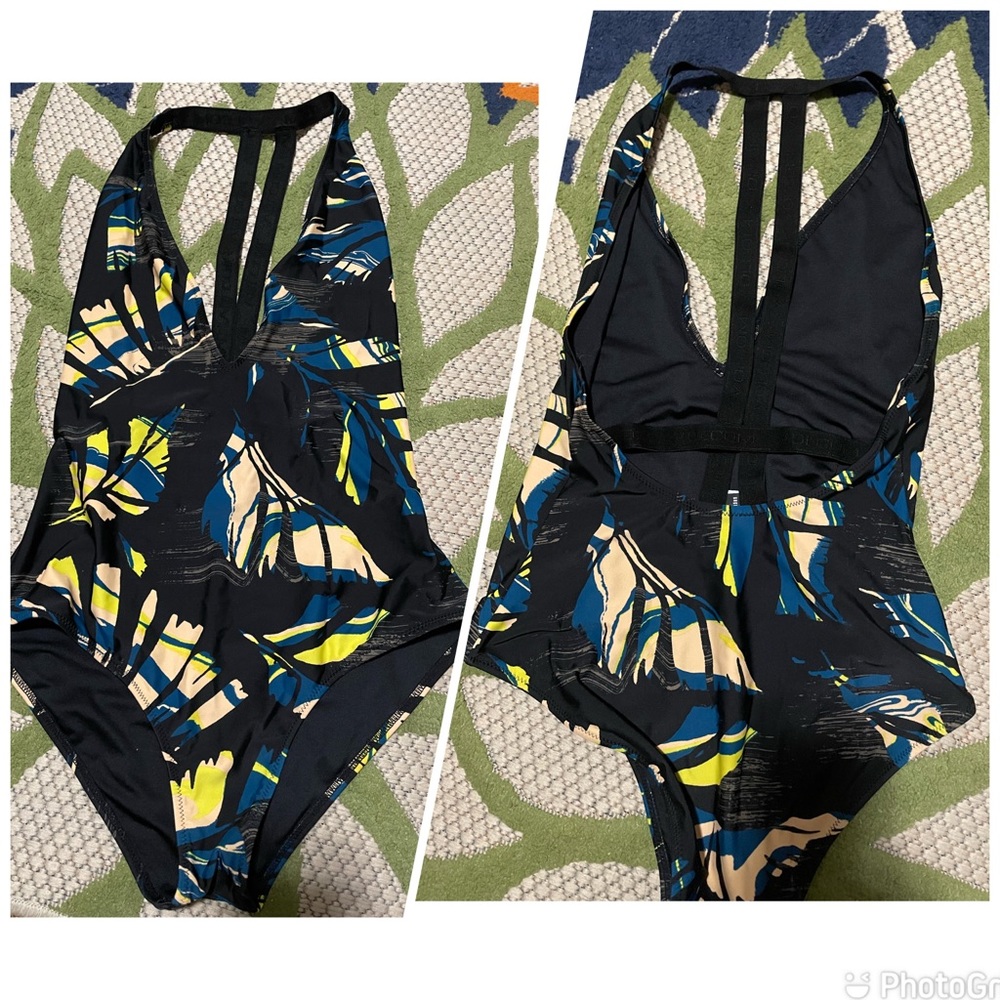 Volcom 1 piece bathing suit, used once.